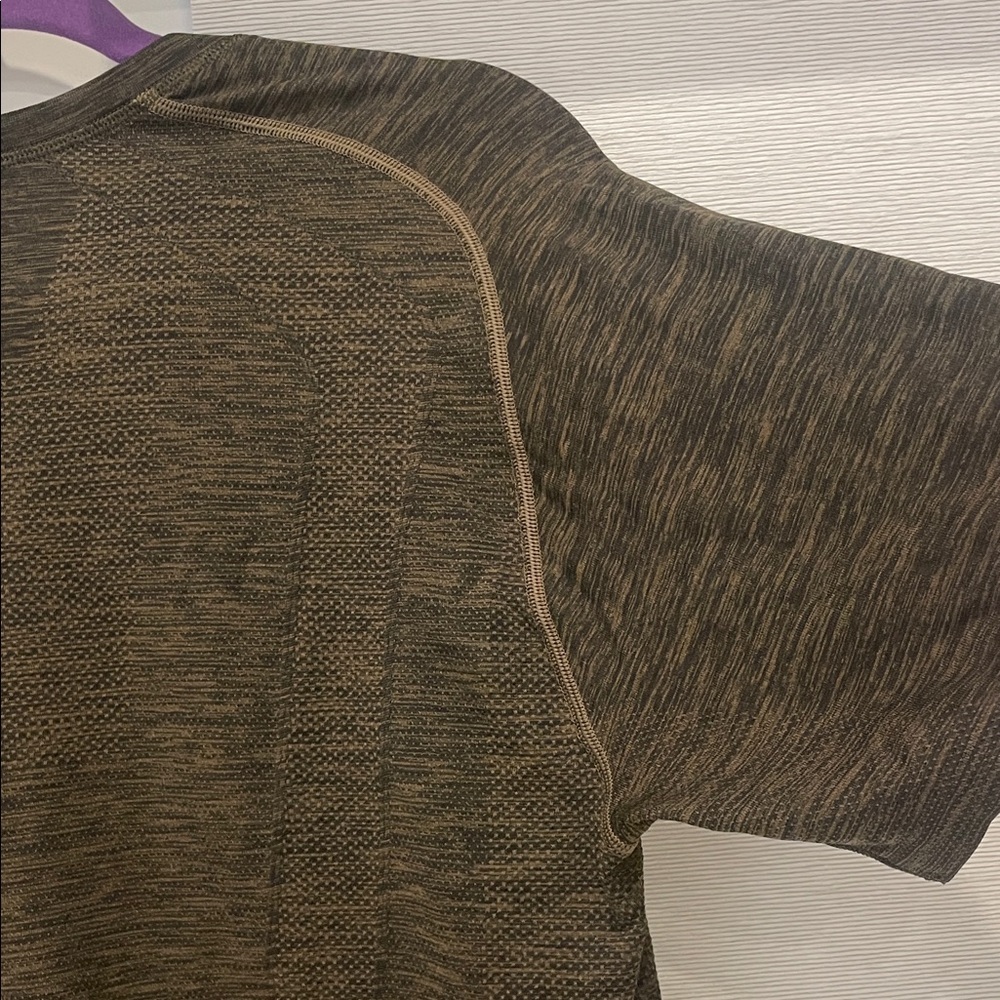 LULULEMON METAL VENT TECH MENS SHIRT! Size: L! - Picture 10 of 11